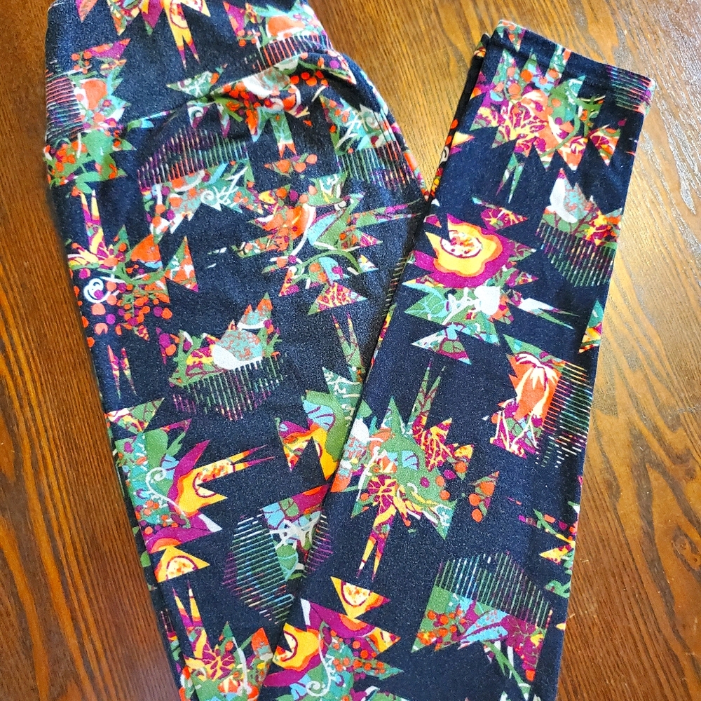 Lularoe OS Aztec Leggings